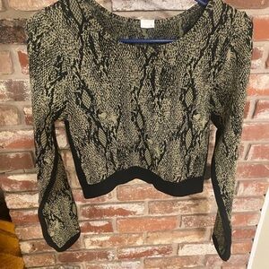 Fabletics Black and Green Patterned Crop Top